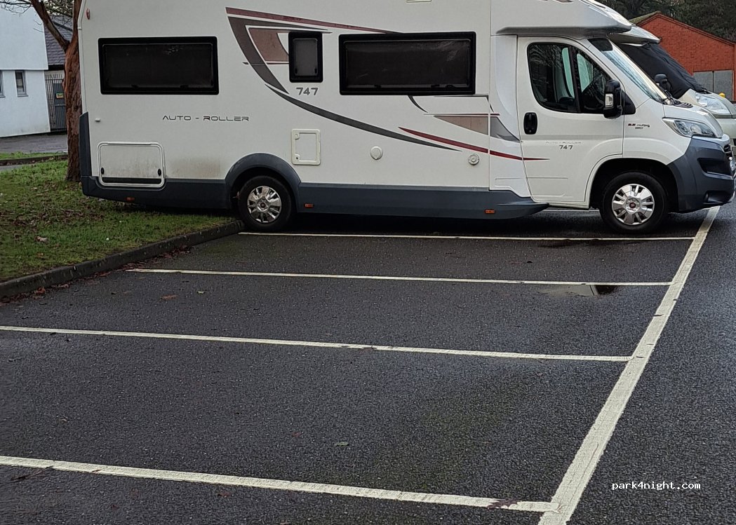(CV32 5EU) - Adelaide Bridge parking P6 Riverside — foto 5