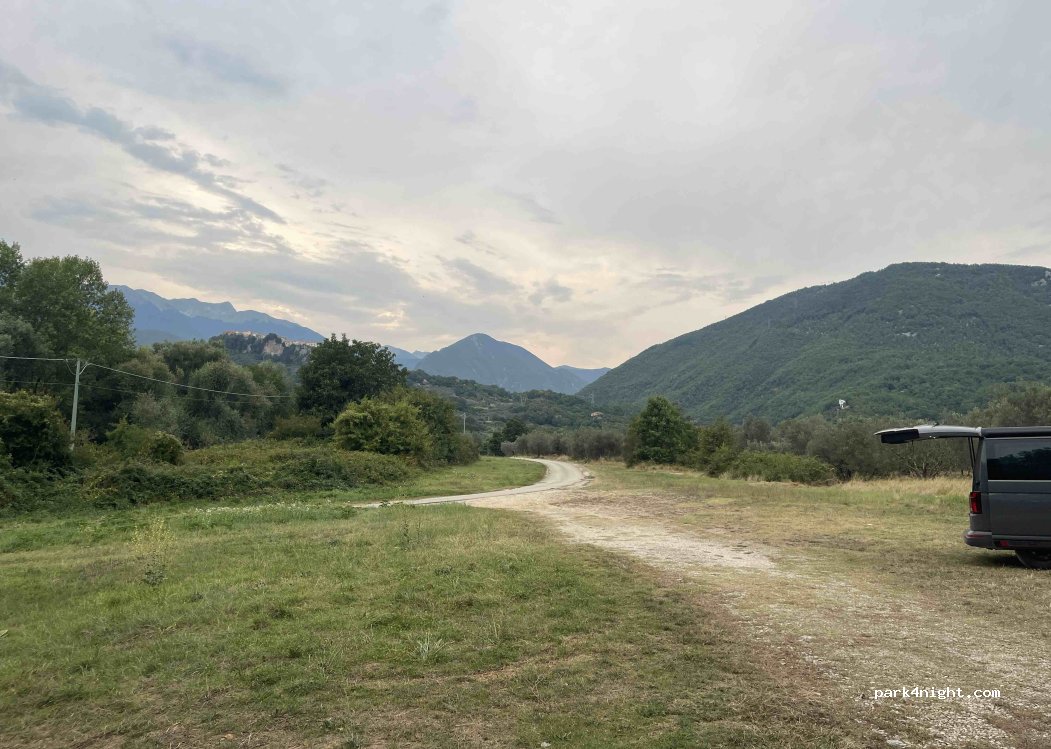 (86070) Castel San Vincenzo - Unnamed Road — foto 3