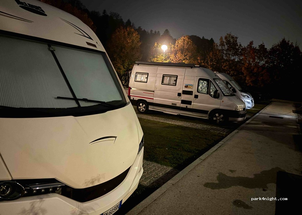 (8000)  - 2c Topliška cesta — foto 5