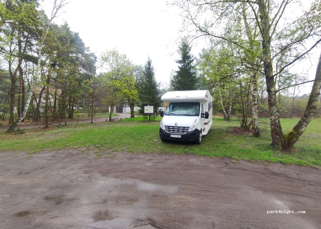 (05-092) Łomianki - 24 Kampinoska — foto