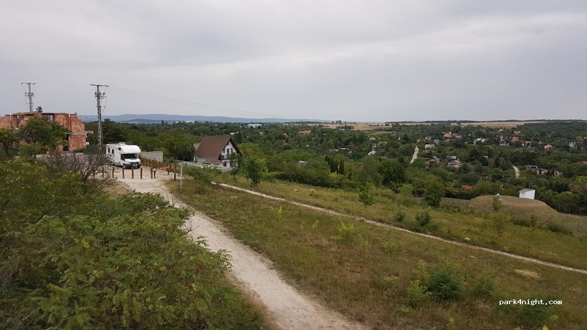(8174) Balatonkenese - 60 Partalja utca — foto