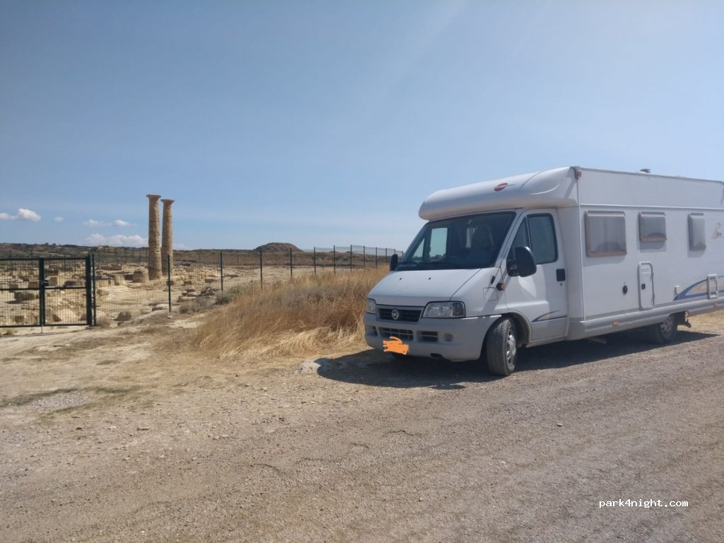 (50678) Uncastillo - Unnamed Road — foto