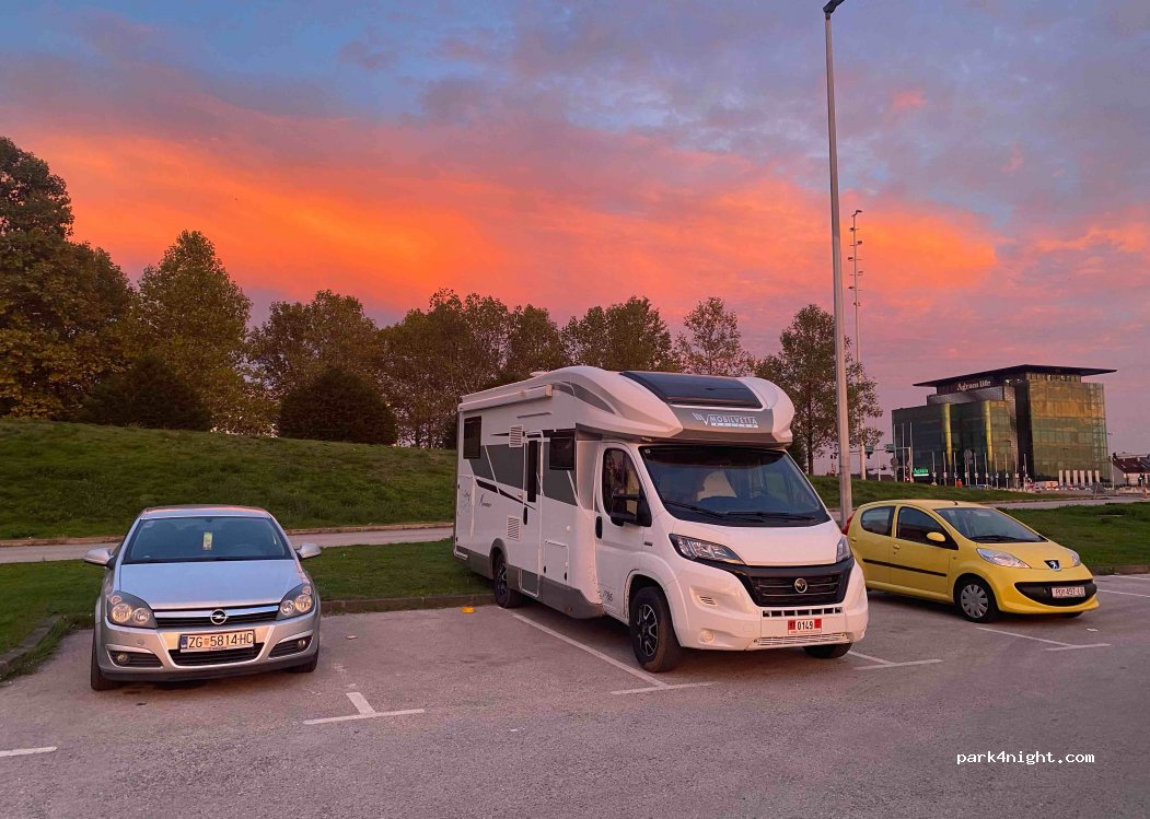 (10000) Zagreb - 98 Paromlinska Cesta — foto 4
