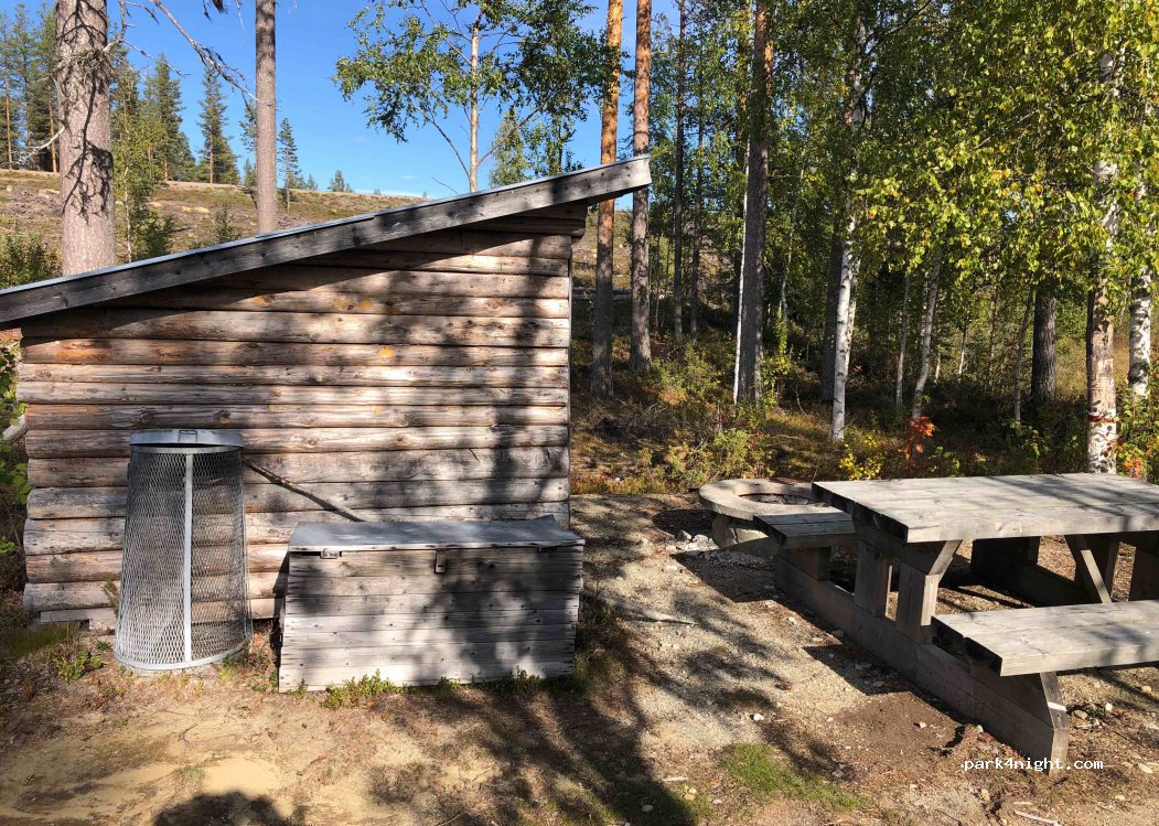 (895 92) Bredbyn - Unnamed Road — foto 3