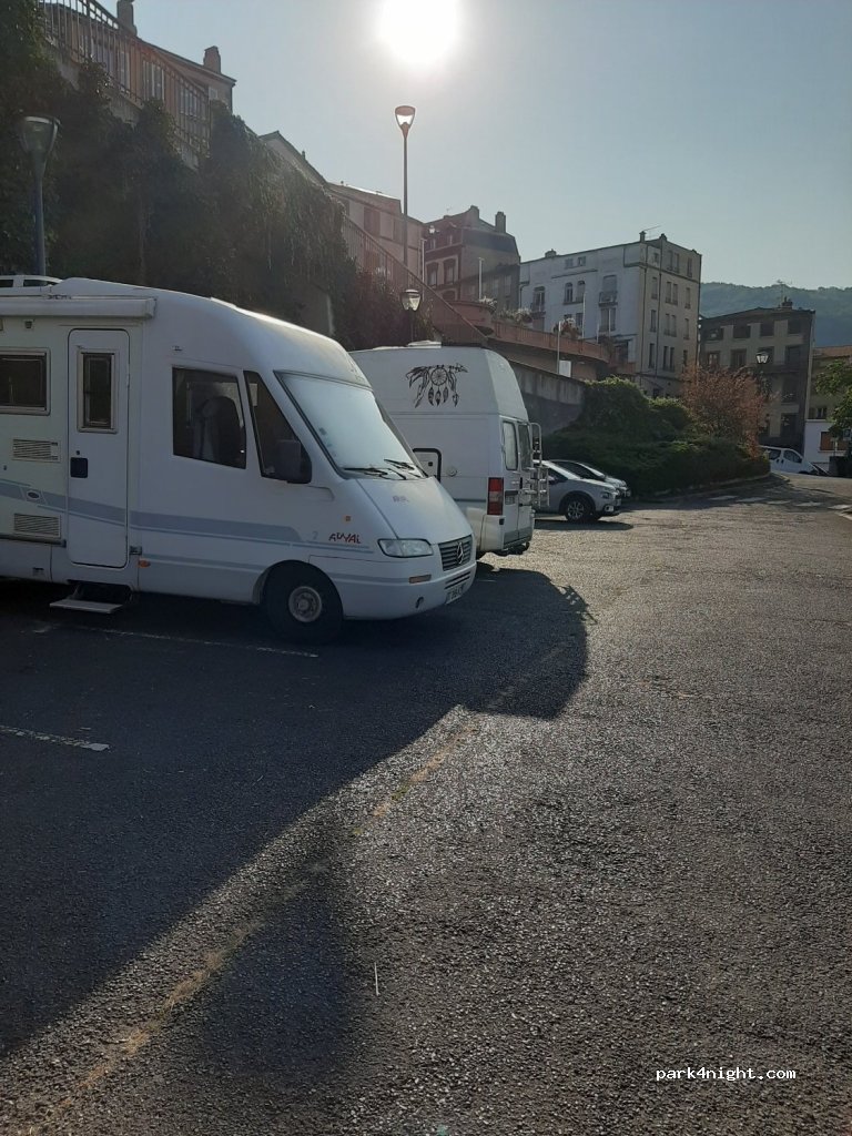 (63300) Thiers - 1 Rue Fernand Forest — foto
