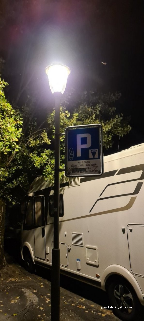 (1814) La Tour-de-Peilz - 2 Place du Four — foto