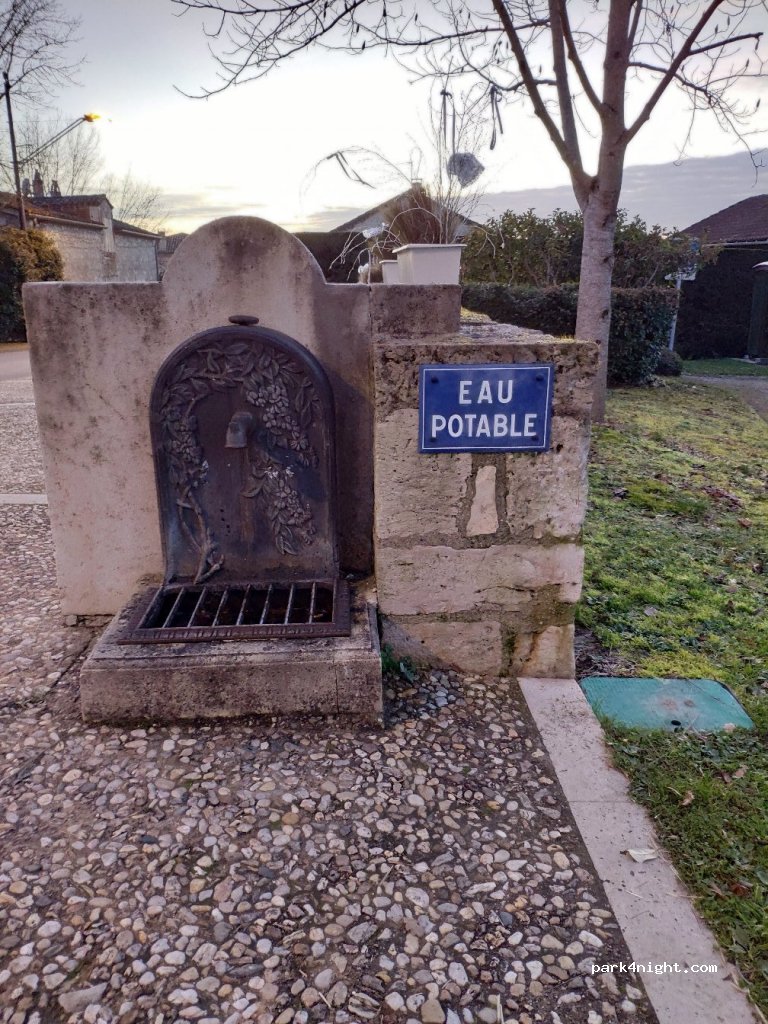 (82400) Montjoi - Rue du Porche — foto