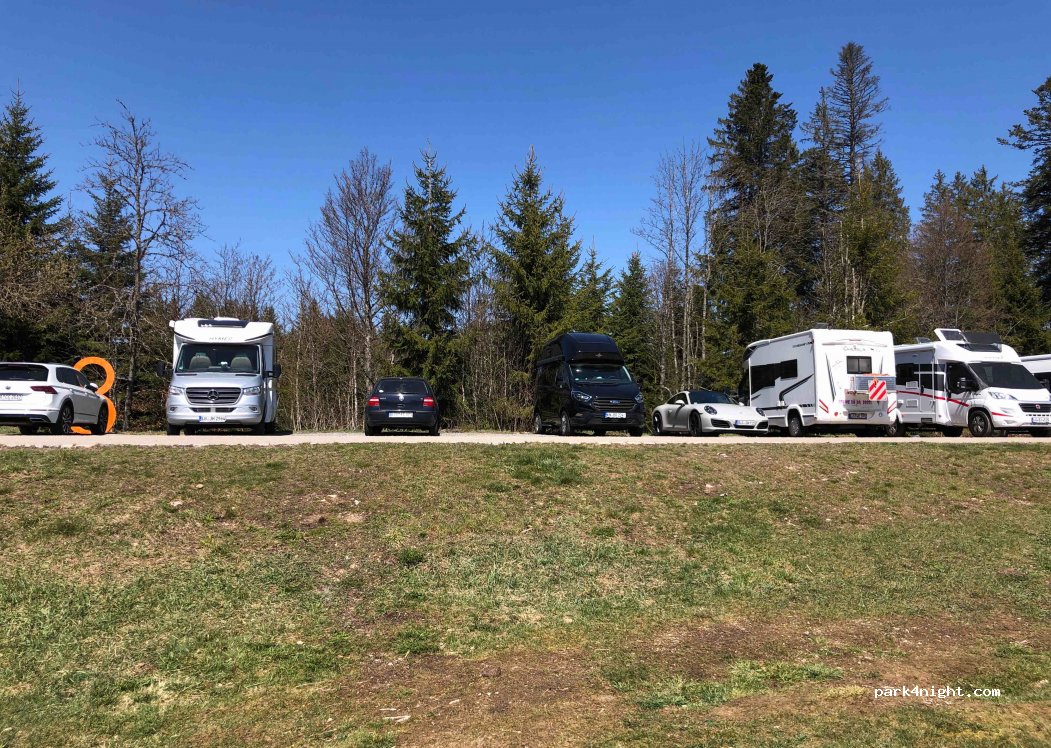 Wohnmobilstellplatz Windgfällweiher — foto