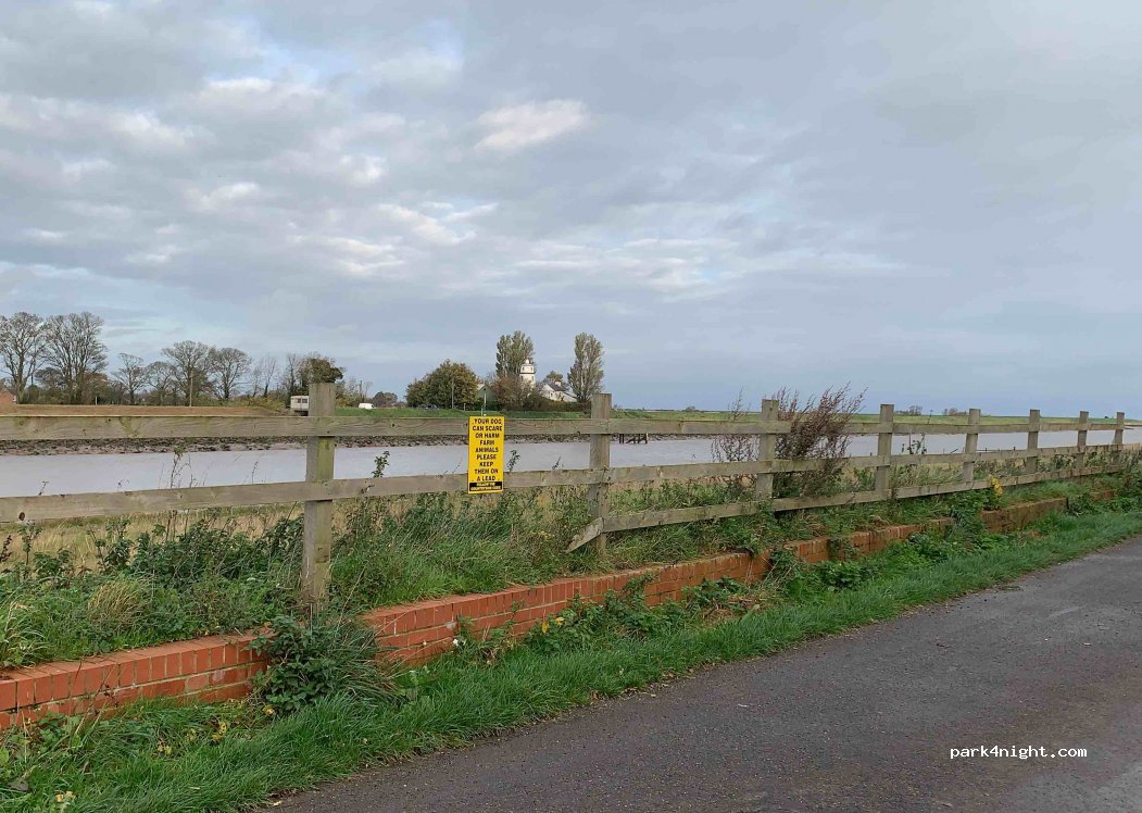 (PE12 9QJ) - East Bank — foto 2