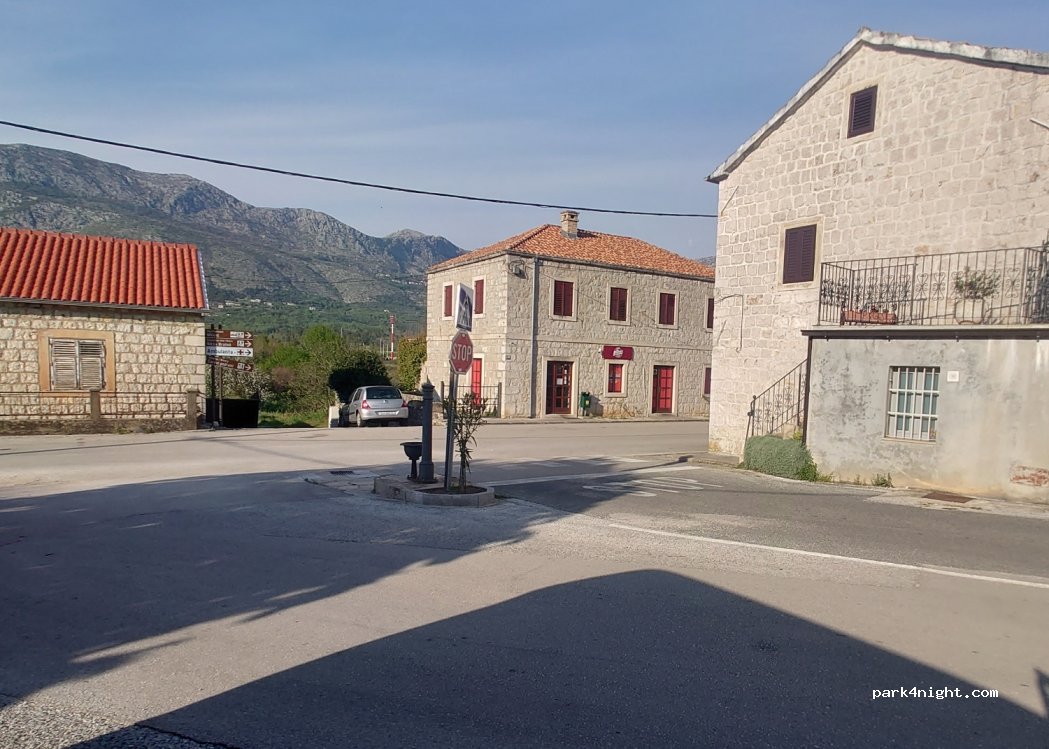(20215) Gruda - Unnamed Road — foto 2