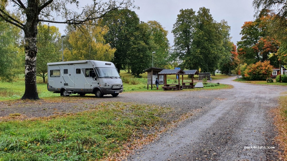 (669 92)  - 2A MÖLNBACKA HERRGÅRD — foto 2