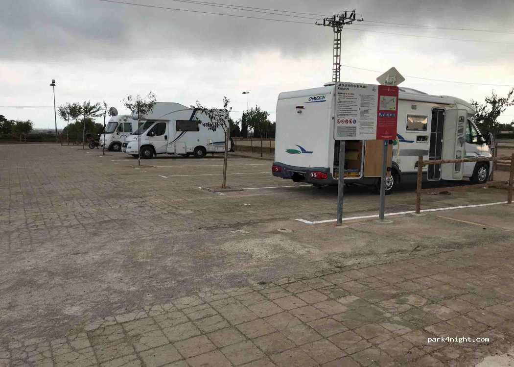 Area autocaravanas Camarles — foto 3