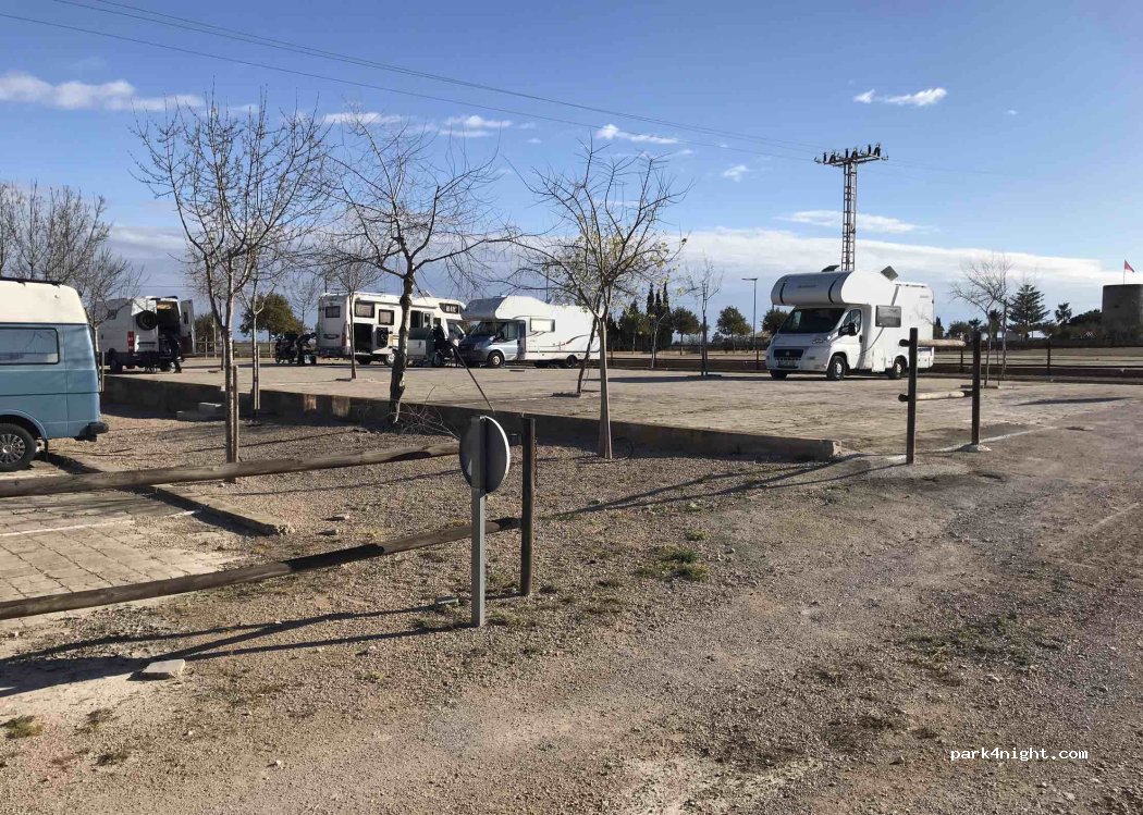 Area autocaravanas Camarles — foto 5