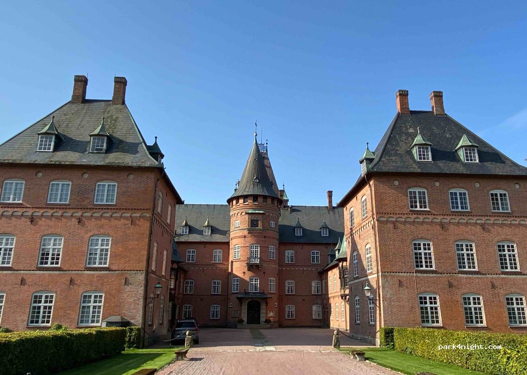 (241 92)  - TROLLENÄS GÅRD — foto 3