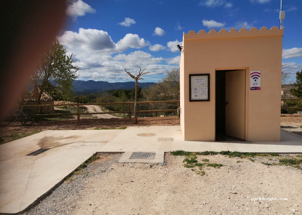 Àrea d'autocaravanes de Tarrés — foto 3