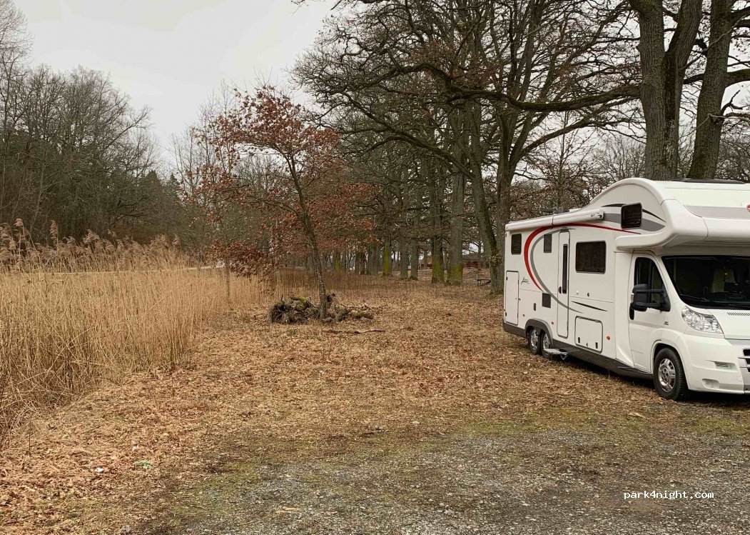 (732 94) Säby - — foto