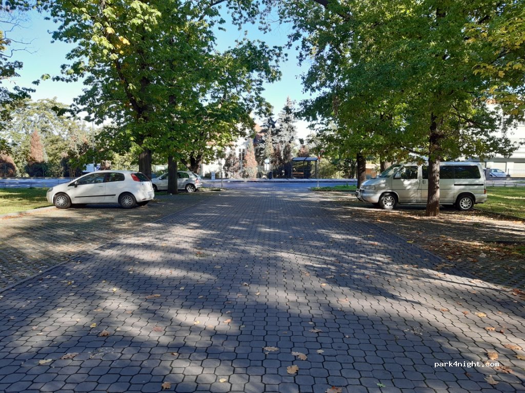 (438 01) Žatec - Pražská — foto