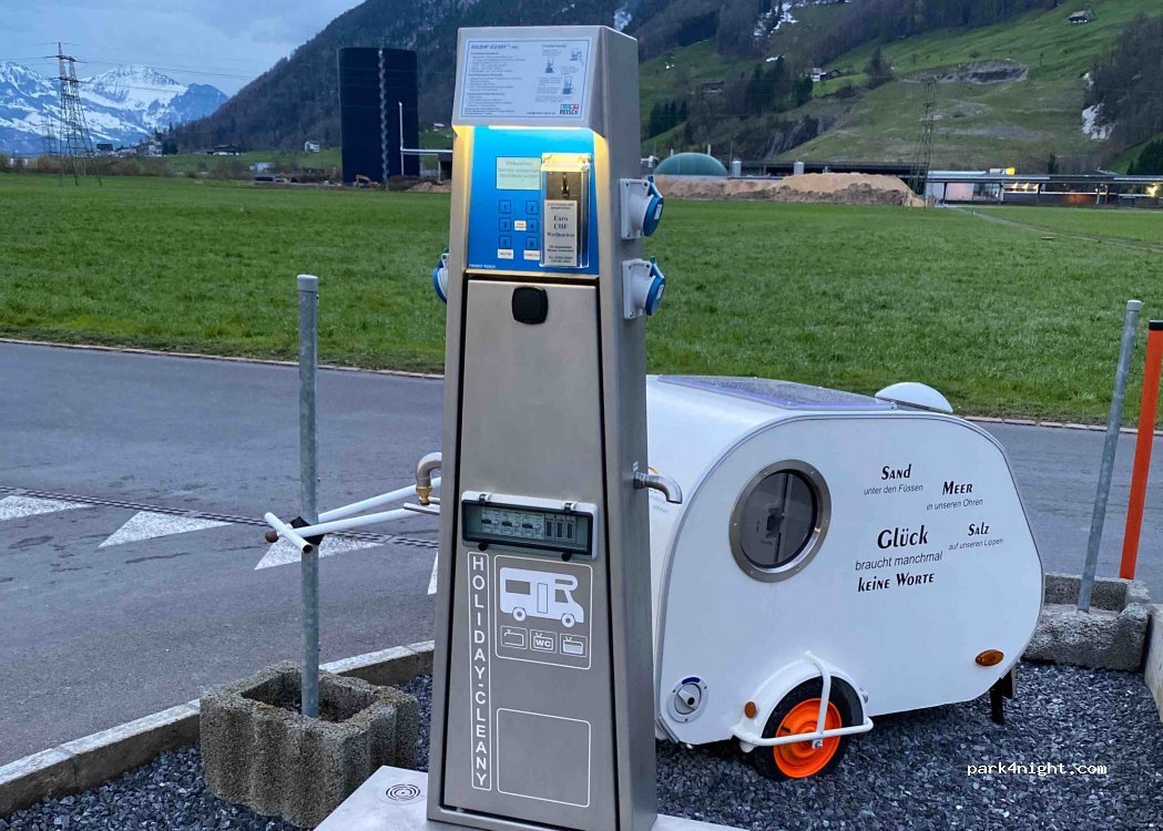 (6438) Ibach SZ - 75 Muotastrasse — foto