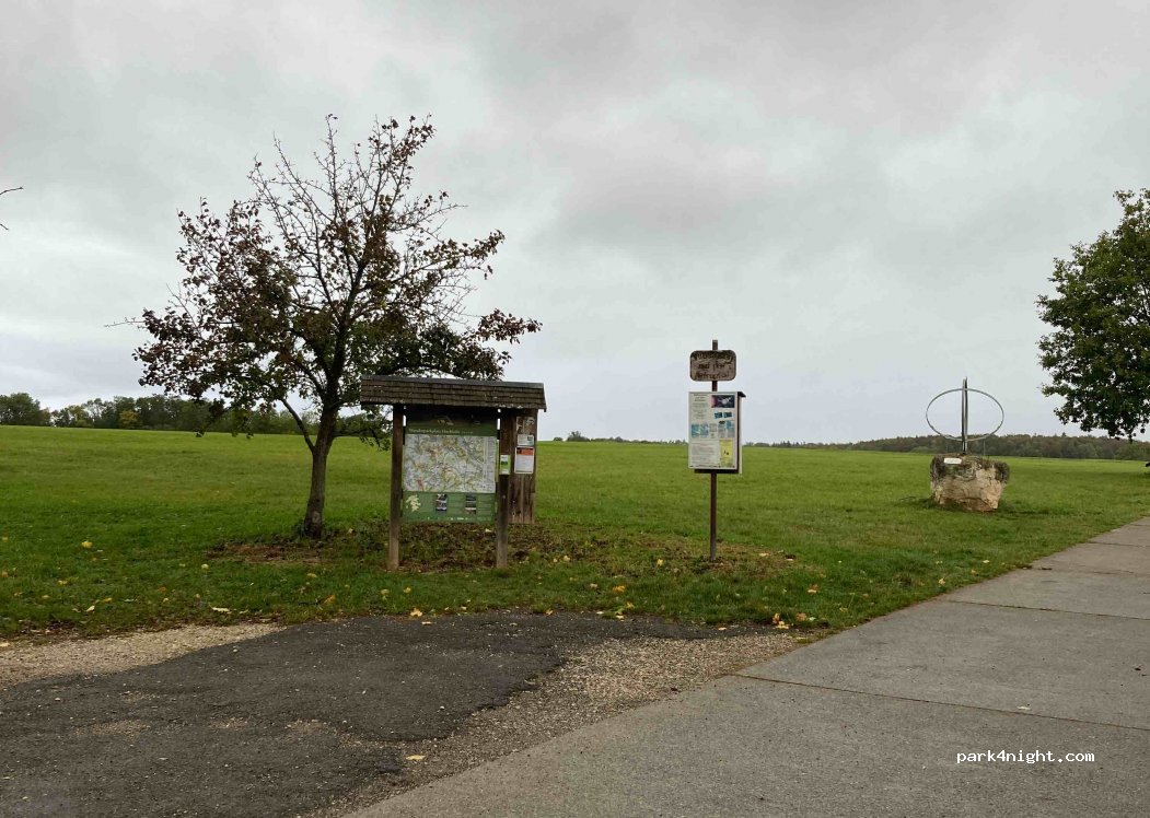 Hochholz Astropfad Wanderparkplatz — foto