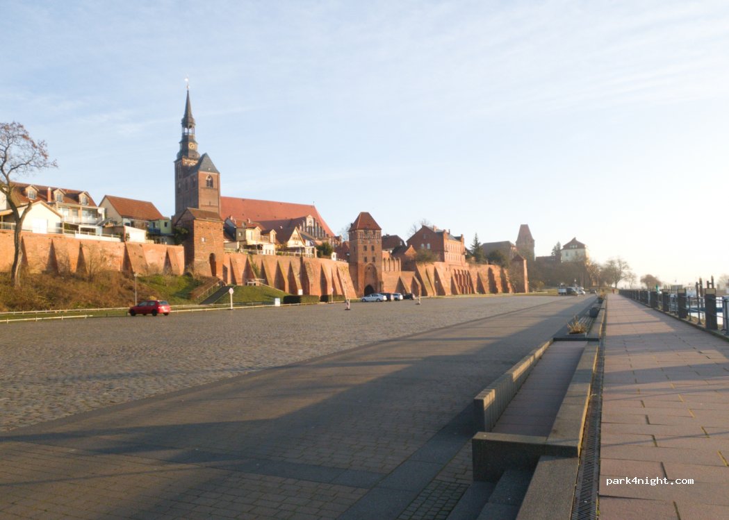 Parkplatz am Hafen — foto 3