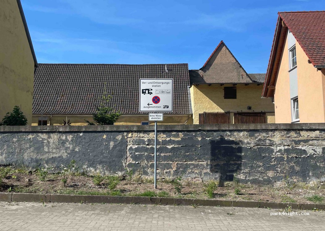 Wohnmobilstellplatz in der Ortsmitte Schlüsselfeld — foto 2