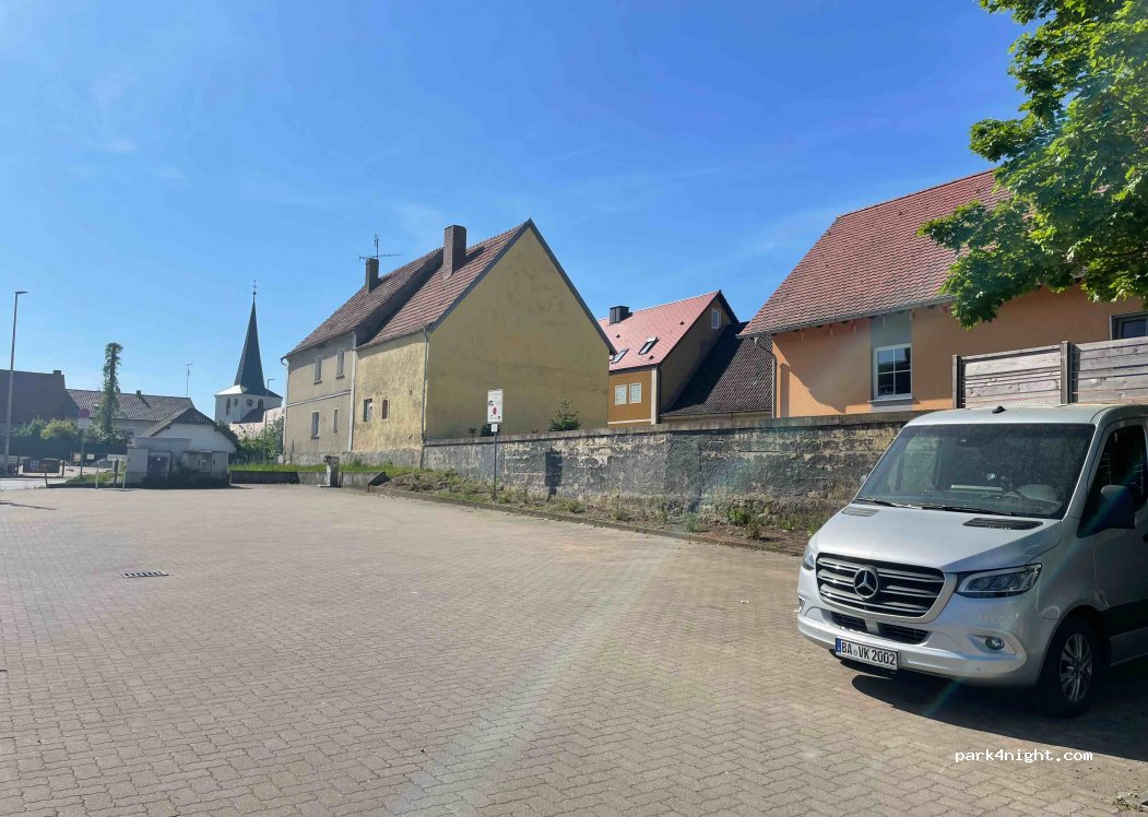 Wohnmobilstellplatz in der Ortsmitte Schlüsselfeld — foto 3