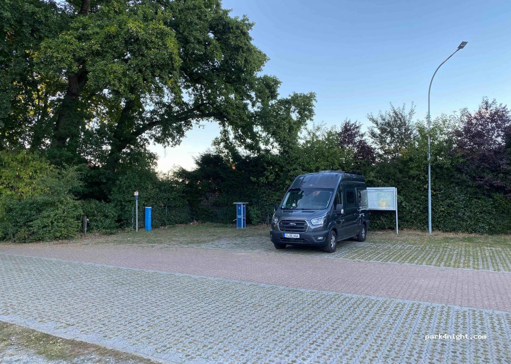 Wohnmobilstellplatz Dorfplatz — foto 2