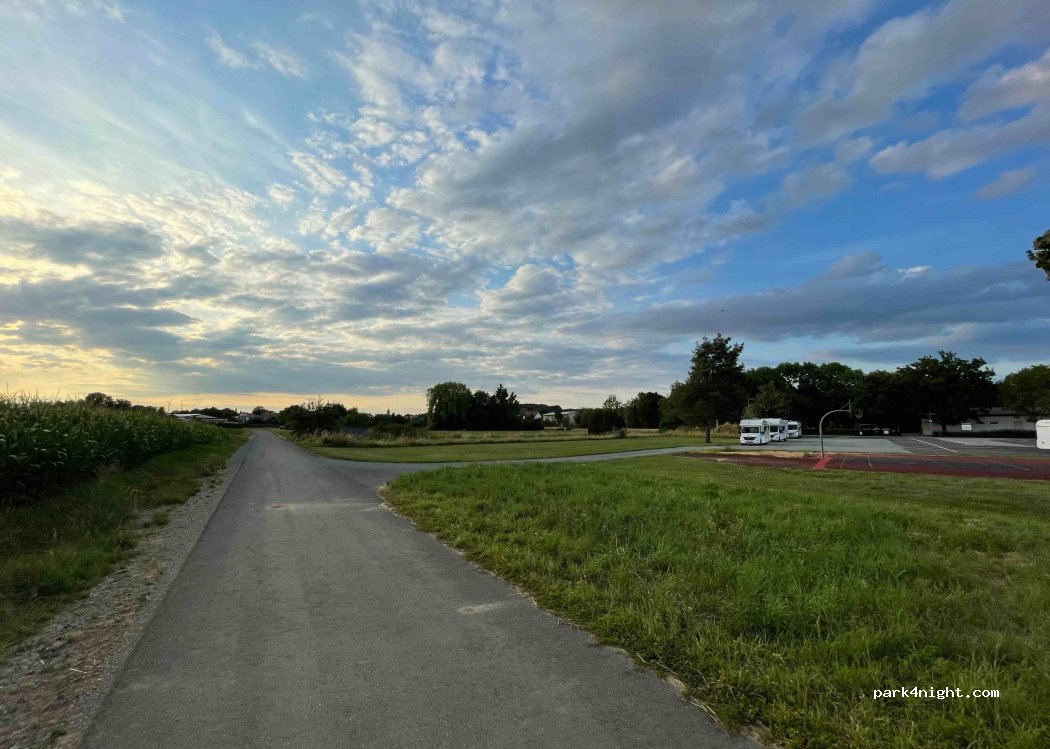 Stellplatz am Sportplatz — foto 3