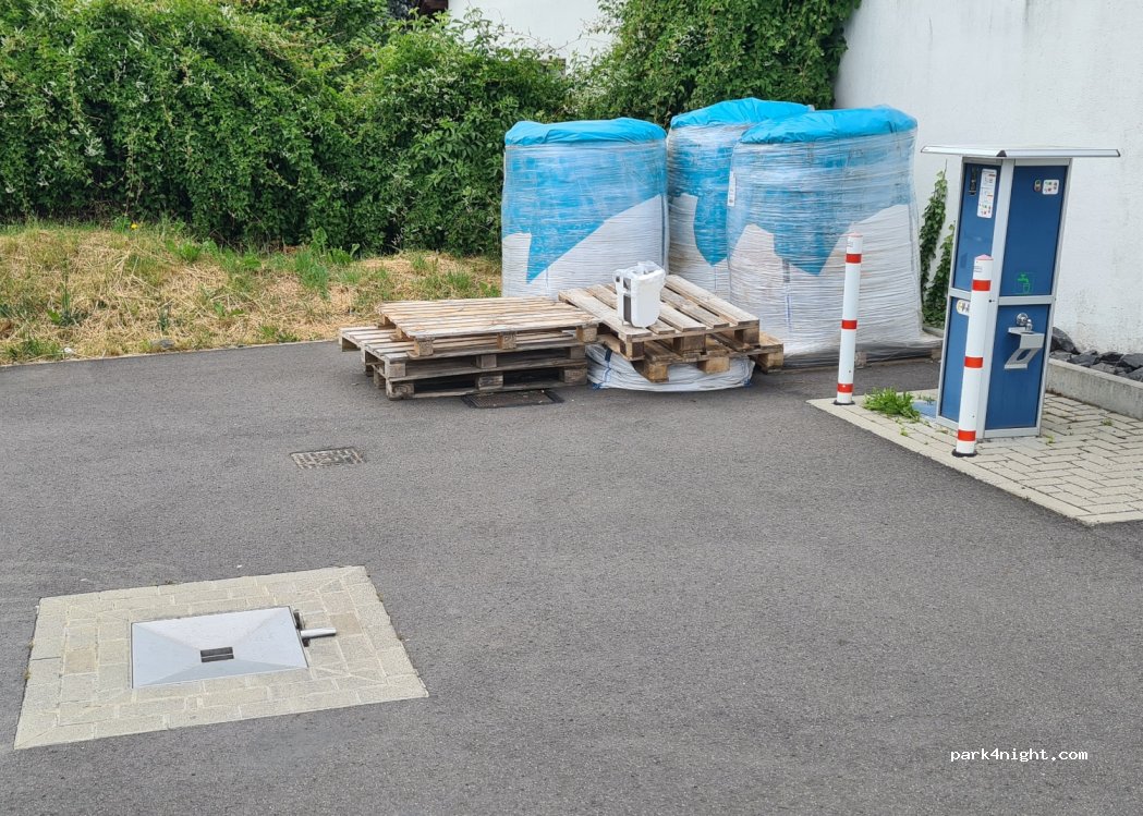 Wohnmobilstellplatz am Marktplatz in Katzenelnbogen — foto 3