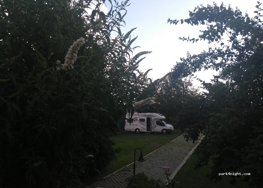 Caravan Camping Costişa — foto 2