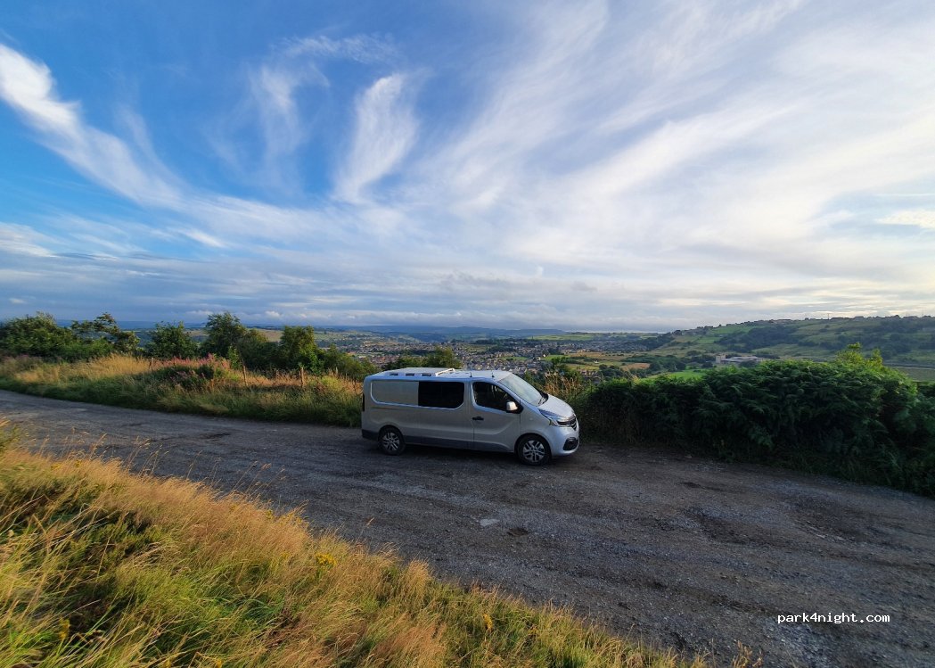 (HD3 4XH)  - Longwood Edge Road — foto