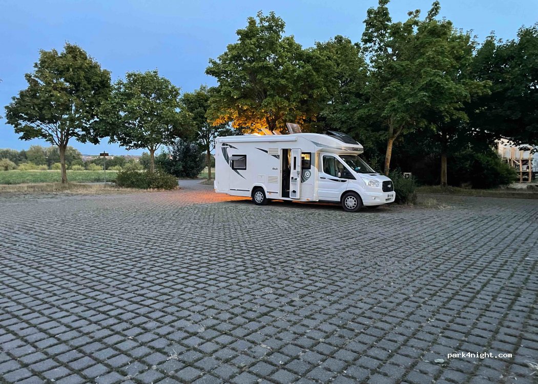 (61184) Karben - Unnamed Road — foto