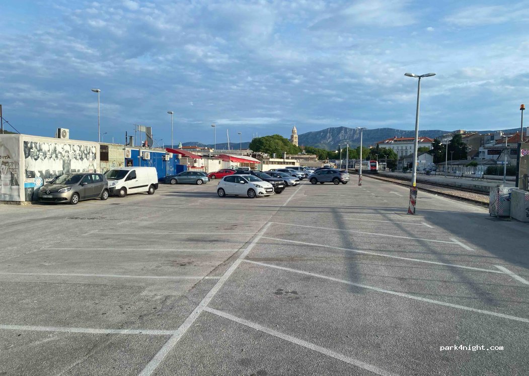 (21000) Split - 12 Obala kneza Domagoja — foto 4