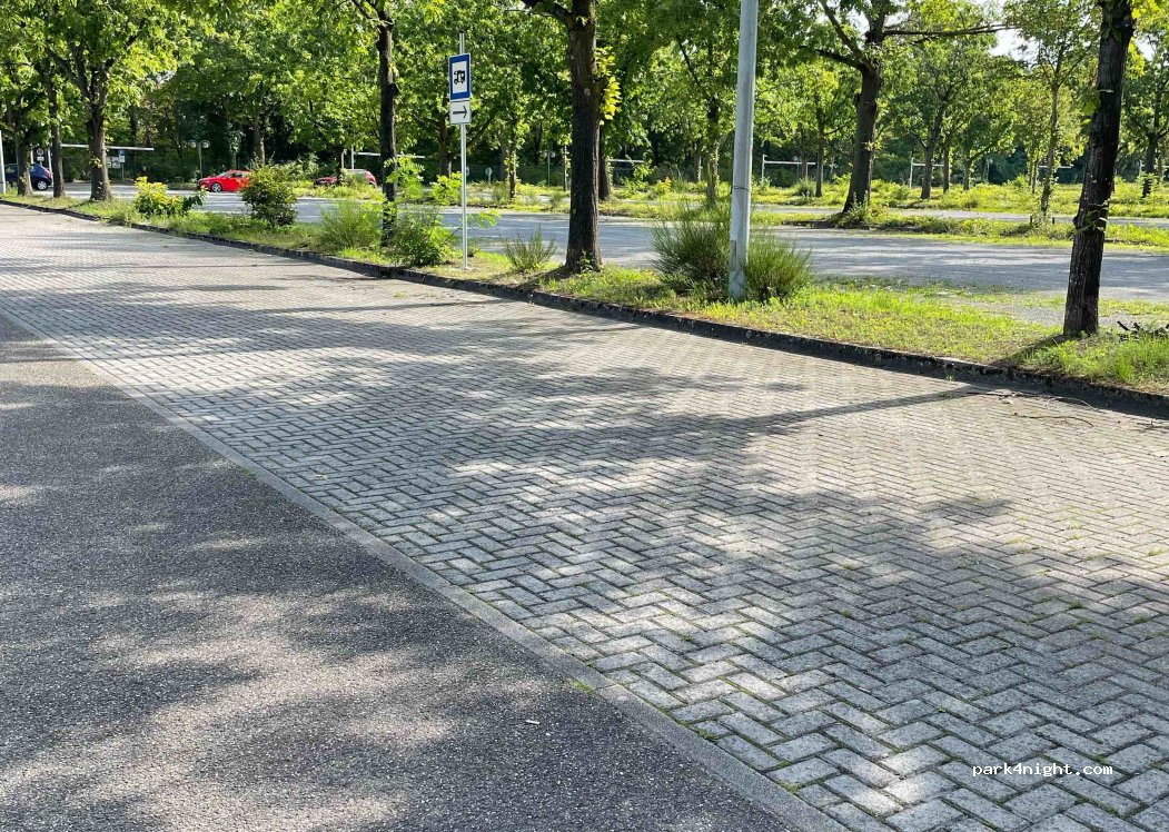 Parkplatz am Freizeitzentrum Heidensee — foto 3
