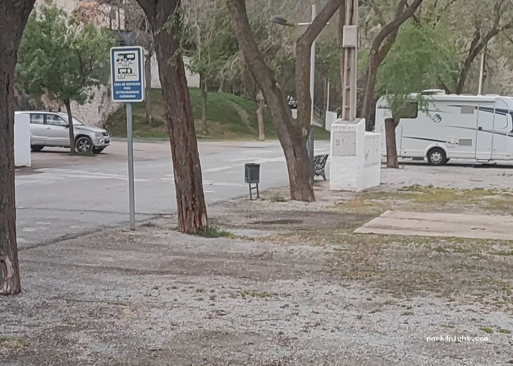 (23480) Quesada - 32 Avenida de Ubeda — foto 3