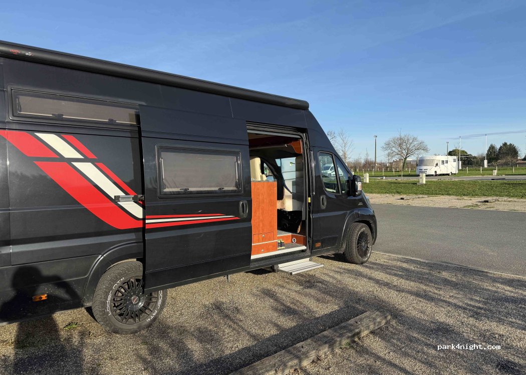 Aire de camping-car Blaye — foto 4
