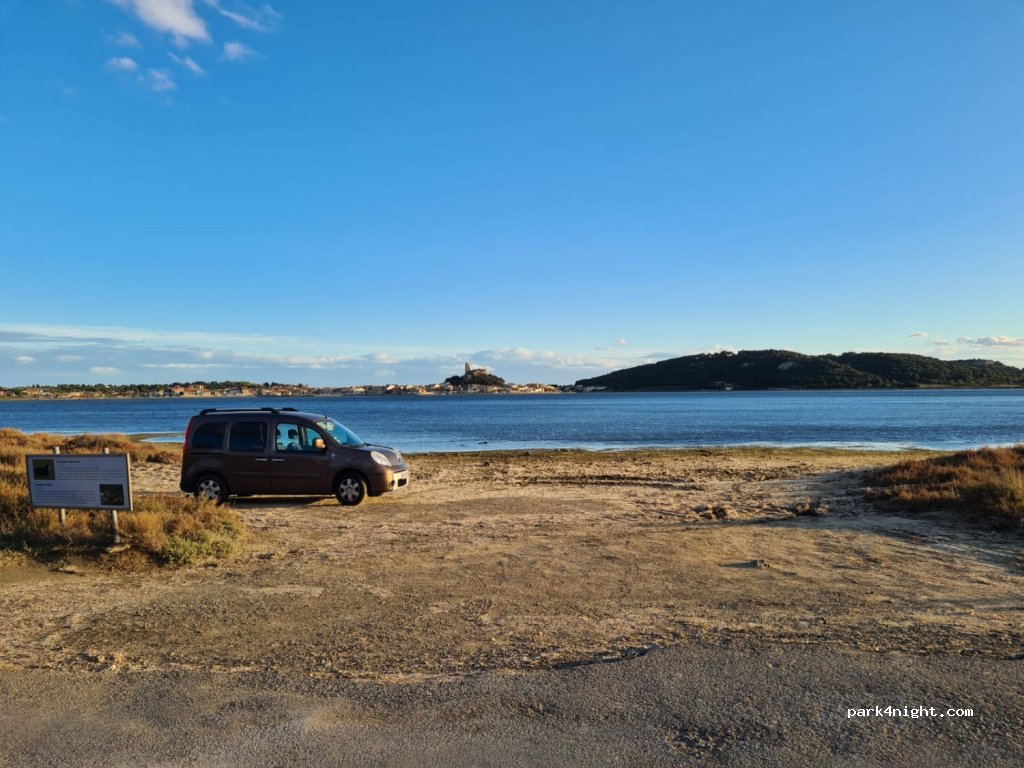 (11430) Gruissan - D32 — foto