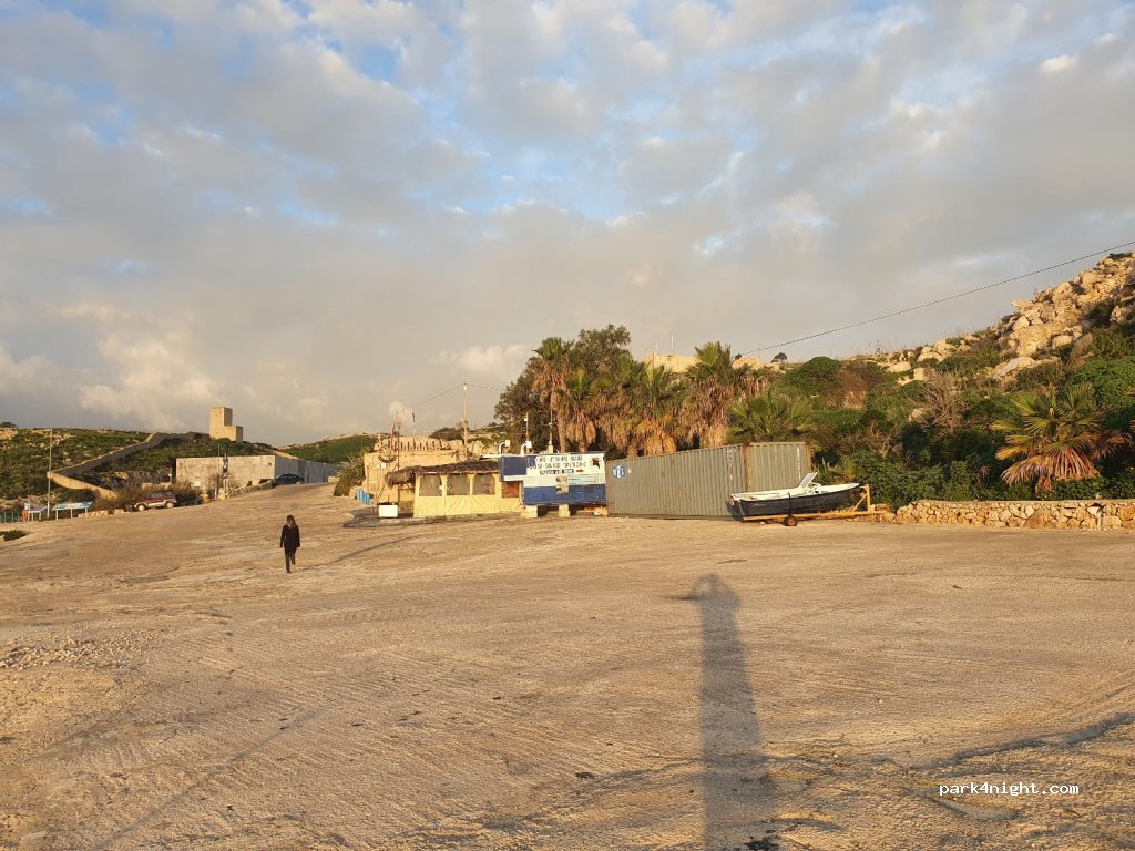 () Qala - — foto 2
