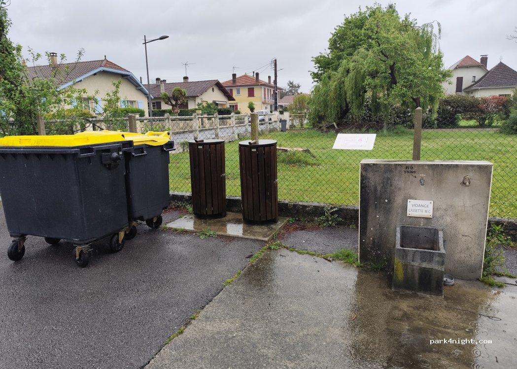 (64390) Sauveterre-de-Béarn - Impasse des Écoles — foto
