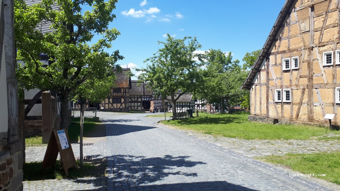 (61267) Neu-Anspach - 3 Laubweg — foto