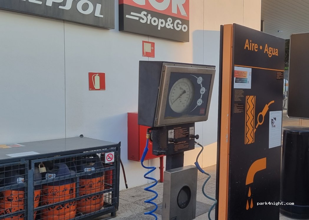 Estación de Servicio Repsol — foto 2