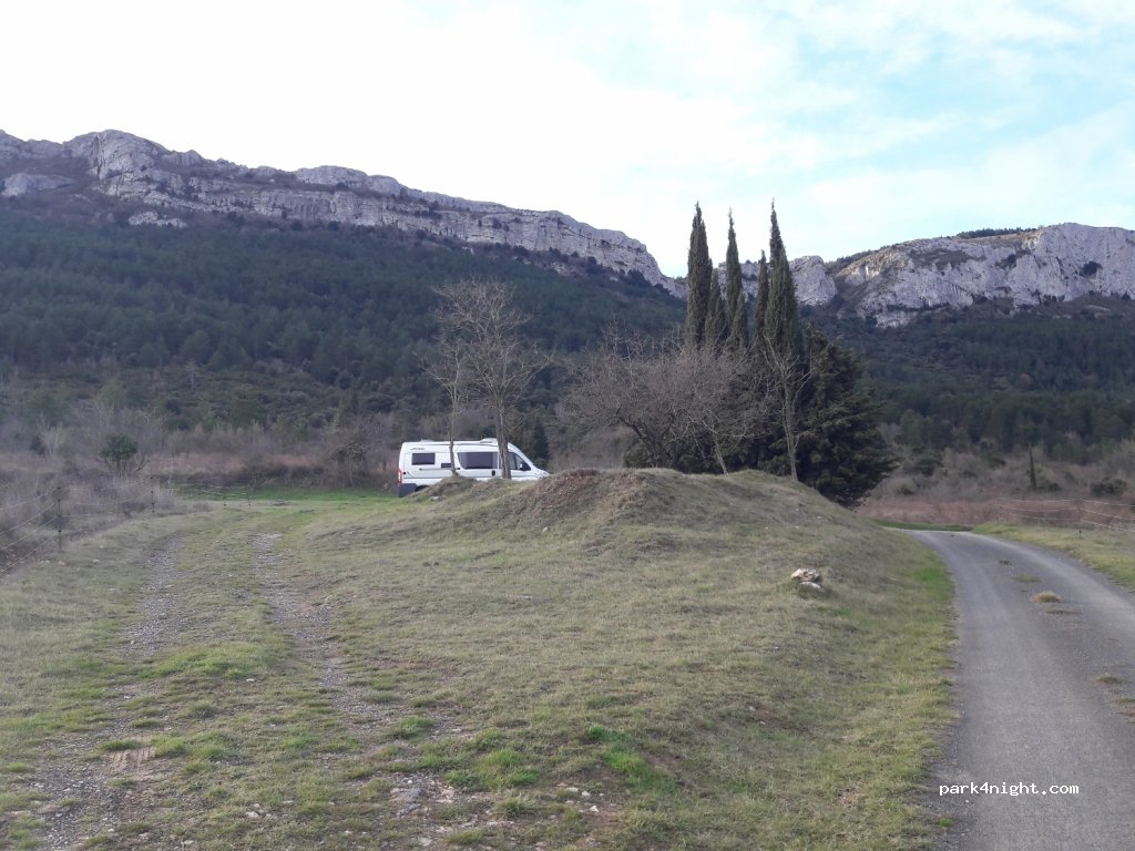(11350) Rouffiac-des-Corbières - D14 — foto