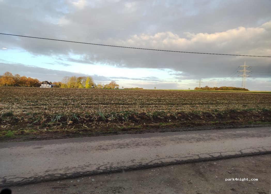 (38446) Wolfsburg - 1A Am Waldsportplatz — foto 2