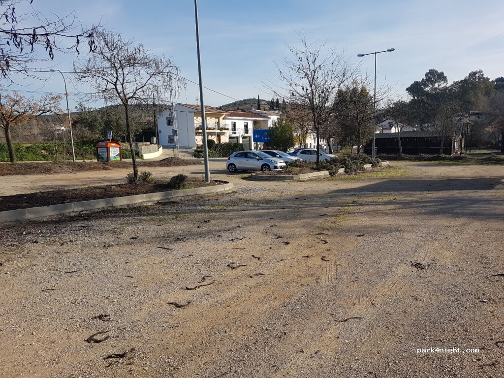 (18313) Loja - 301 Calle Sevilla — foto