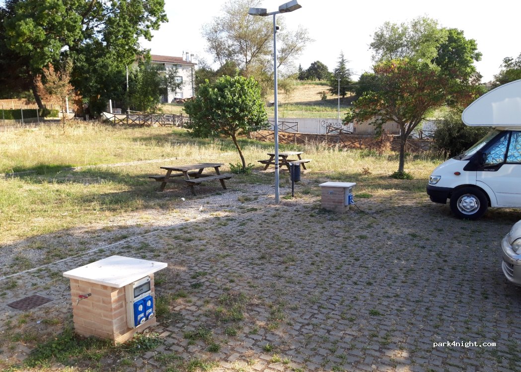 Area di sosta per camper — foto 3