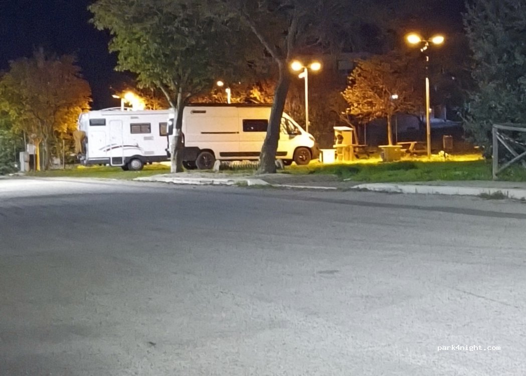 Area di sosta per camper — foto 5