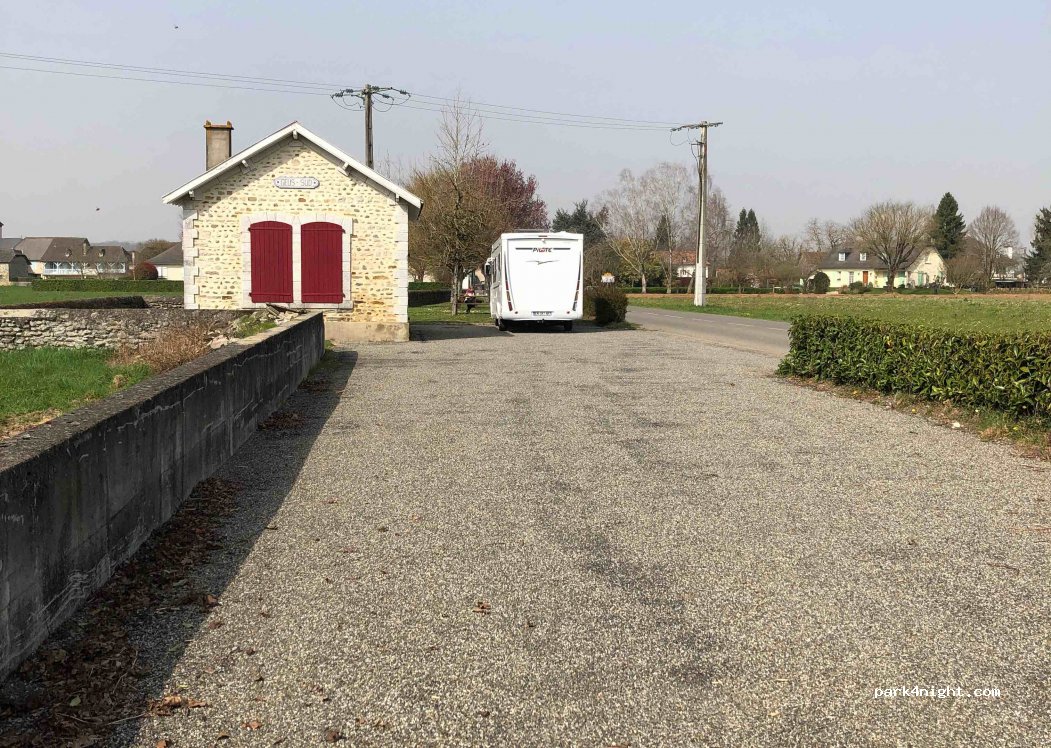 (64400) Saint-Goin - 39 Avenue Saint-Jacques — foto