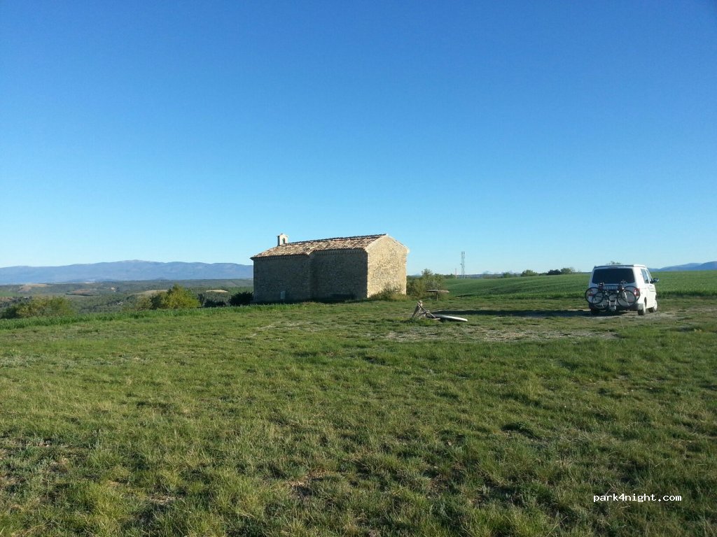(04700) Entrevennes - D101 — foto