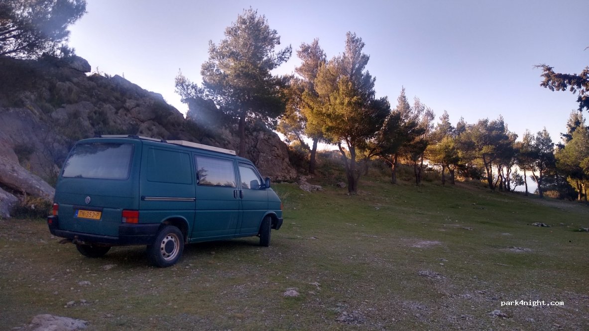 (370 11) Makrinitsa - Unnamed Road — foto
