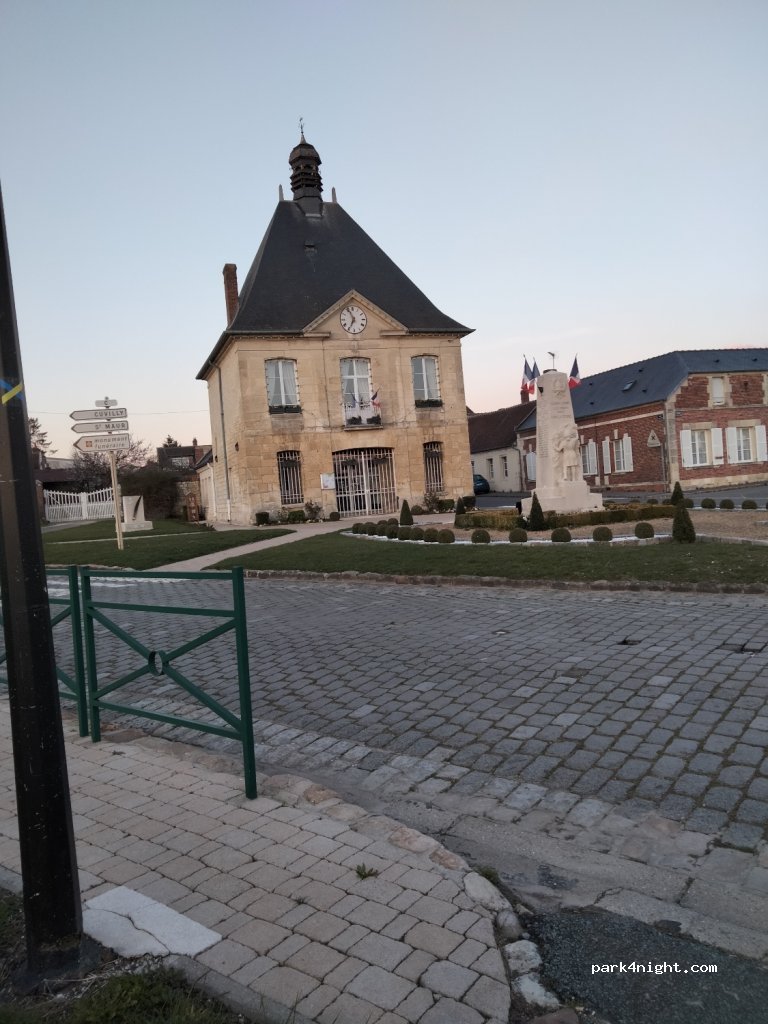 (60190) Gournay-sur-Aronde - 1 Rue de Paris — foto
